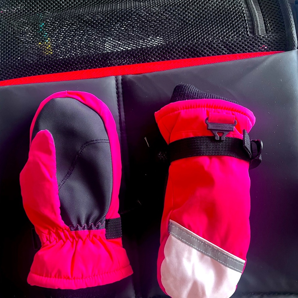 Girls winter mittens